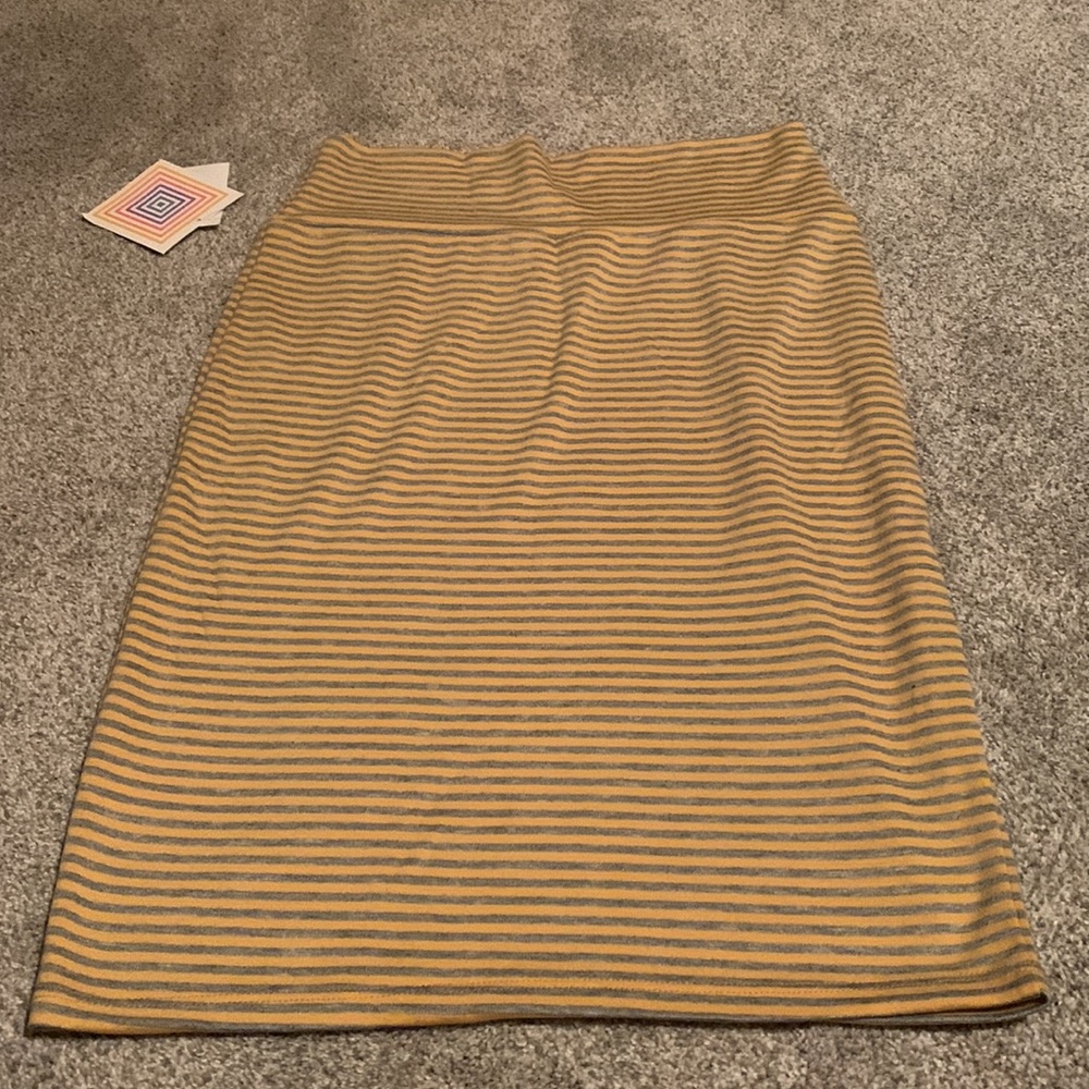 NWT Lularoe Cassie skirt